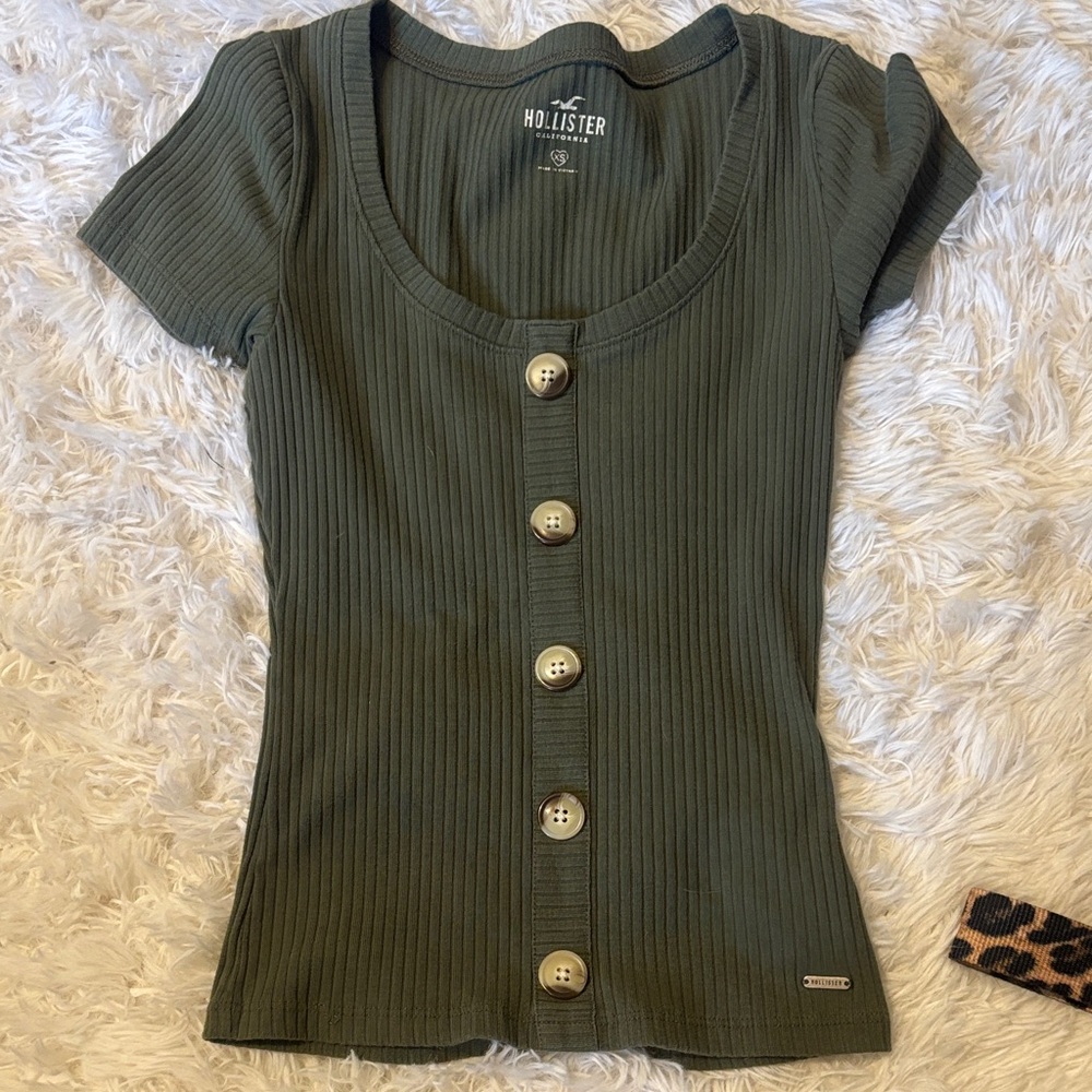 Hollister Women's Dark Green Ribbed Button-Down Shirt